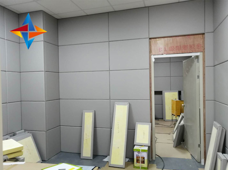 提一下防撞防火軟包,其最大的特點就在于吸音能力強