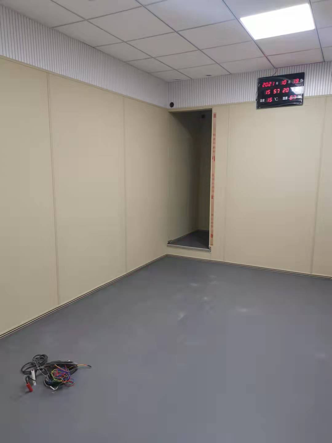 法院防撞軟包審訊室、關(guān)押室等場(chǎng)所做防撞軟包