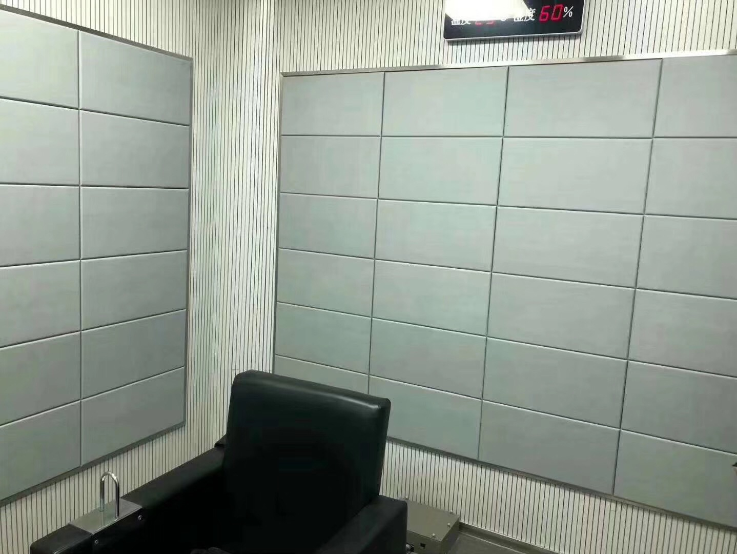 對于不同類別的審訊室防撞軟包，其功能十分全面